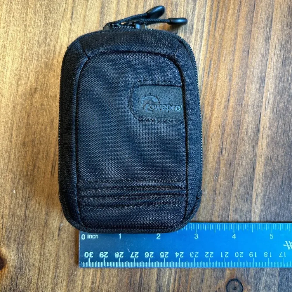 Lowepro Geneva 10 Black Compact Padded Case